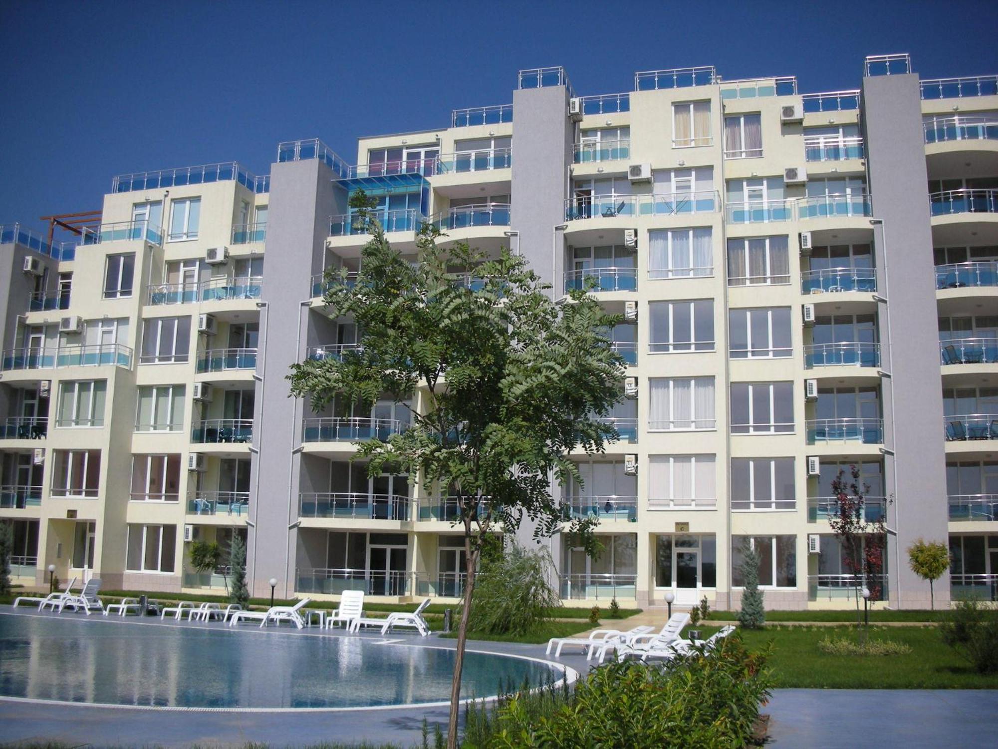 Oasis Suites Apartments And Studios ラヴダ エクステリア 写真