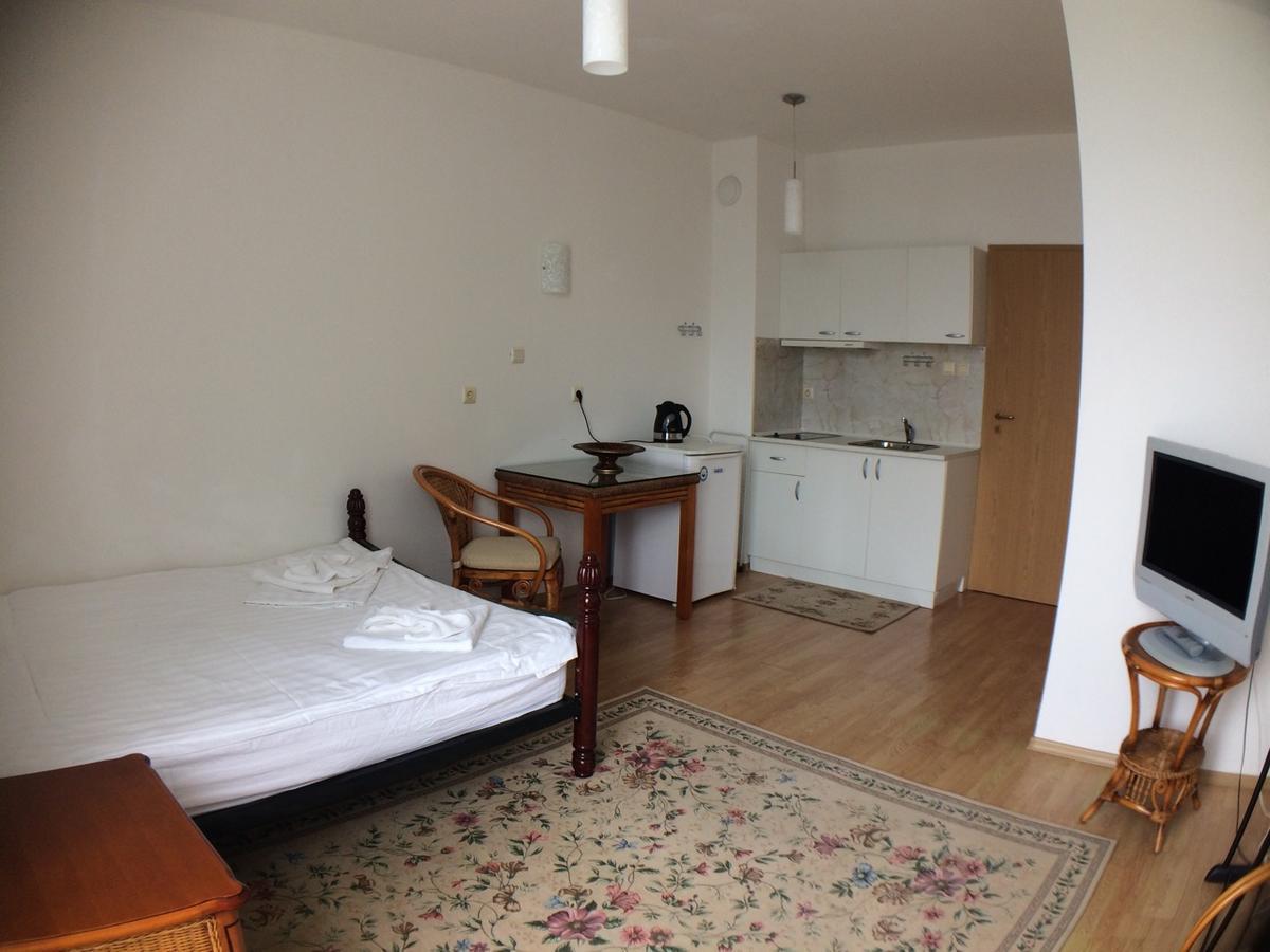 Oasis Suites Apartments And Studios ラヴダ エクステリア 写真